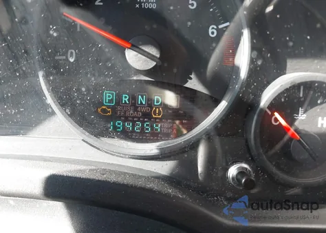 2013 Jeep Patriot Latitude z USA, uszkodzony, nr VIN 1C4NJPFB3DD250237